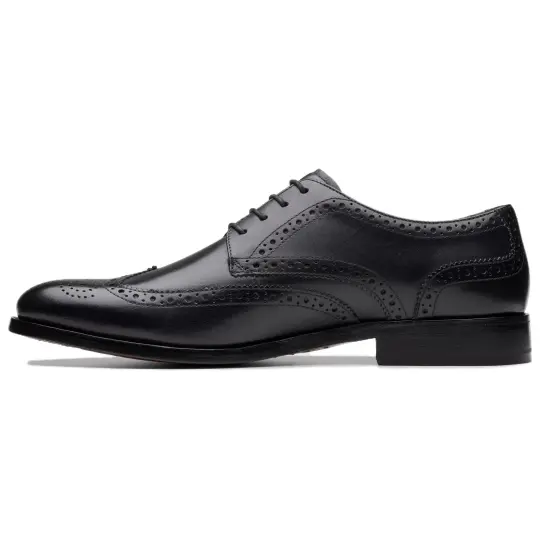 Clarks leather wingtip brogue oxford shoes