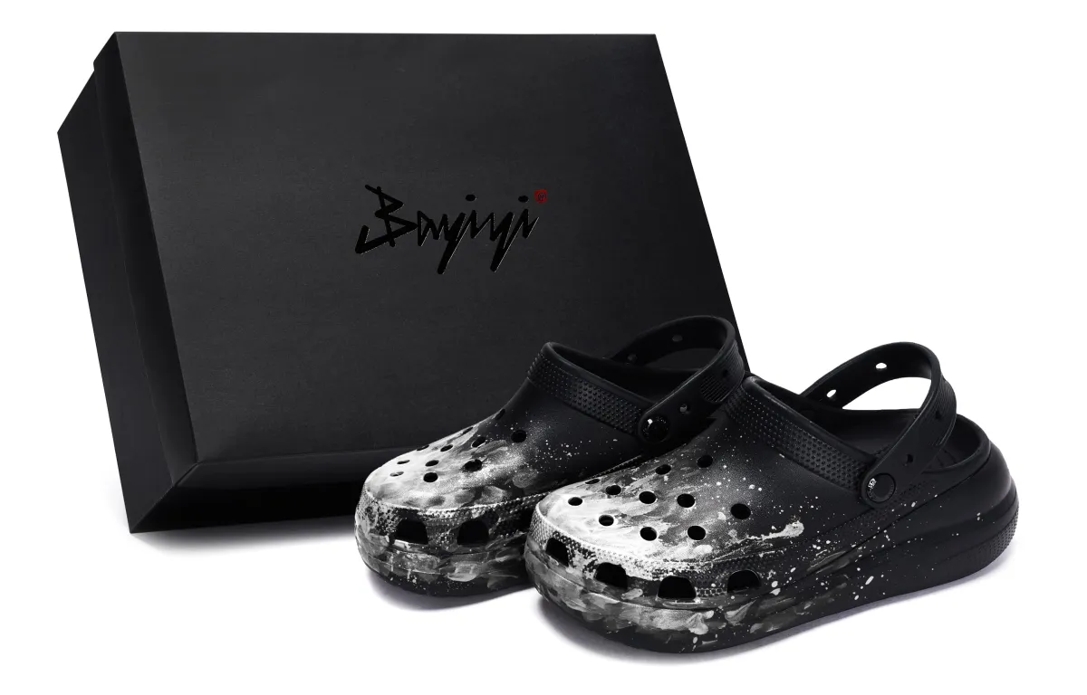 Crocs Classic Clog 811 Manufacturing, Unreal Scene, Special Shoe Box Clogs Unisex Black Silver Gray