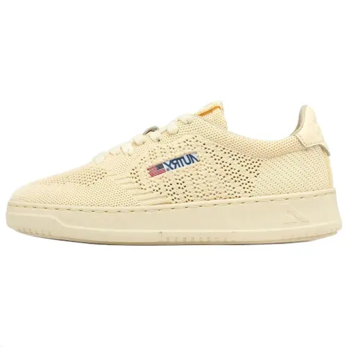 AUTRY Medalist Low top Skateboard Shoes Women's Beige
