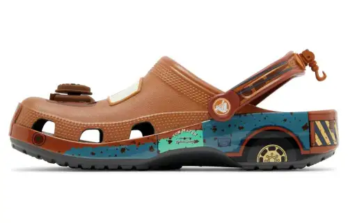 QICHEZONGDONGYUAN x Crocs Classic Clog Slip Resistant Abrasion Resistant Clogs Unisex Brown