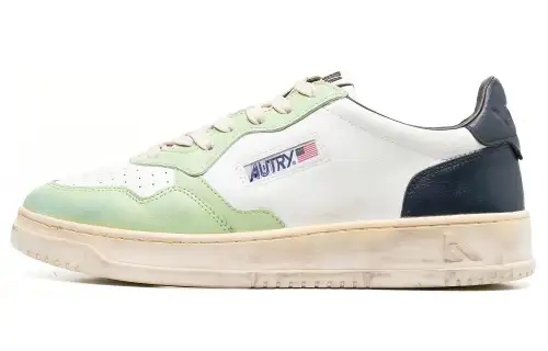 AUTRY Leather Stylish Skateboarding Shoes Men's White Green Distressed