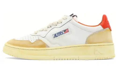 AUTRY Leather Stylish Skateboarding Shoes Women's White Yellow Distressed