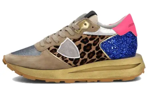 PHILIPPE MODEL Low top Casual Shoes Women's Light Umber