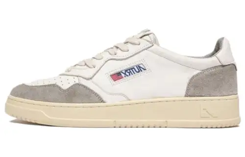 AUTRY Medalist Lace-up Leather Sneakers
