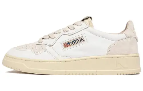 AUTRY Medalist Leather Sneakers