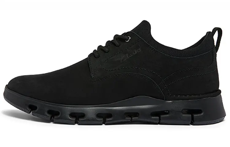 Clarks Casual Shoes Men's Low Top Black