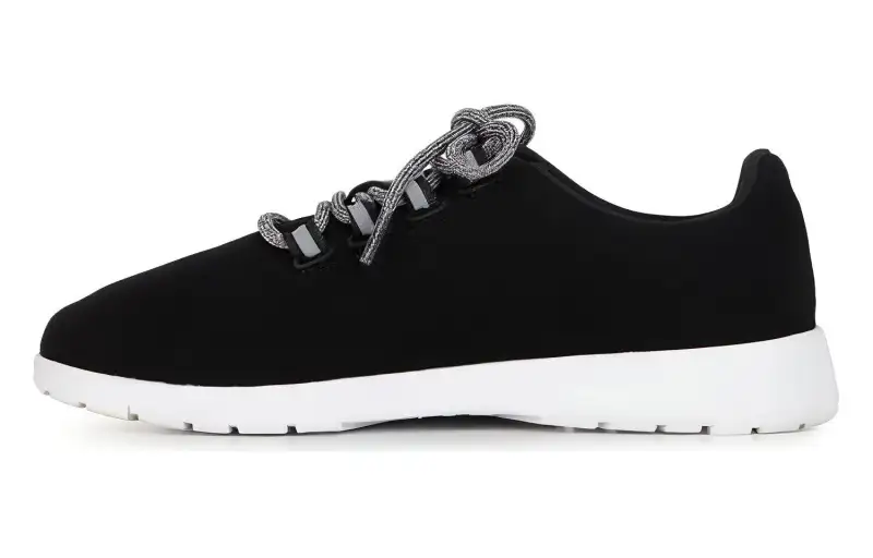 EMU Australia Leather Low top Casual Shoes Women's Black