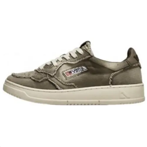 AUTRY Slip Resistant Low top Skateboard Shoes Men's Army Green