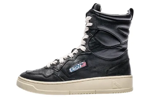 AUTRY Leather Stylish Skateboarding Shoes Women's Black
