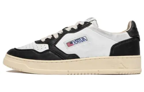 AUTRY Medalist Leather Sneakers