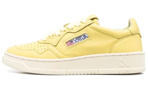 AUTRY Skateboard Shoes Women's Low Top Yellow