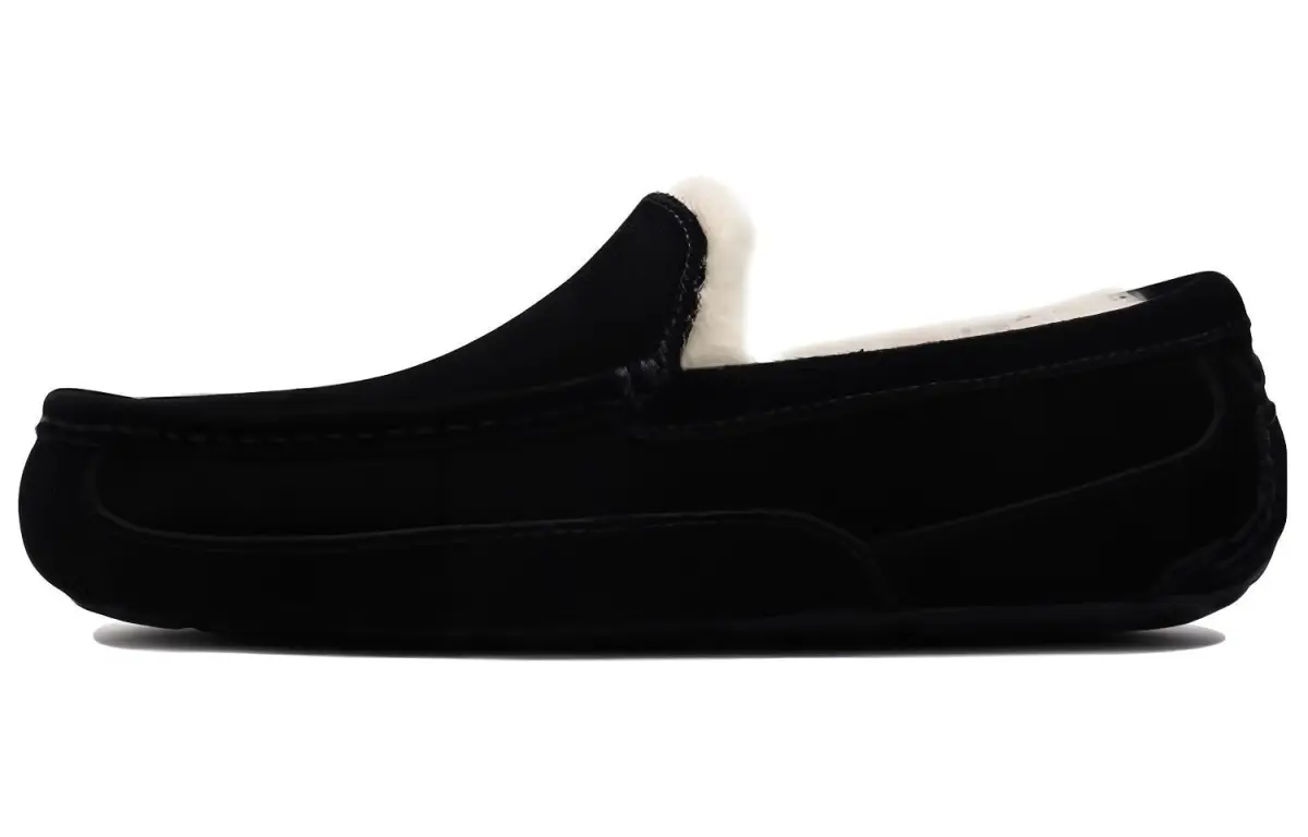 UGG Ascot Slipper Black