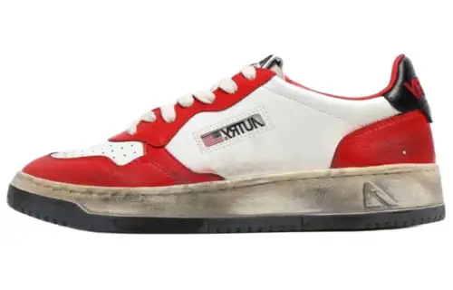 AUTRY Medalist Super Vintage Leather Sneakers