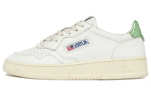 AUTRY Medalist Leather Sneakers