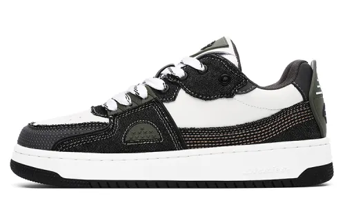 Dickies British Trendy Versatile Low top Skateboard Shoes Men's Black White