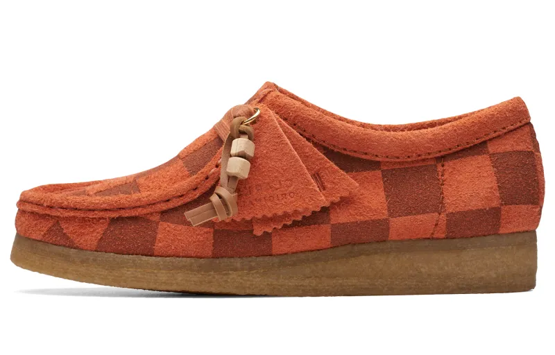 Clarks Originals WALLABEE Low top Casual Shoes Women's Orange