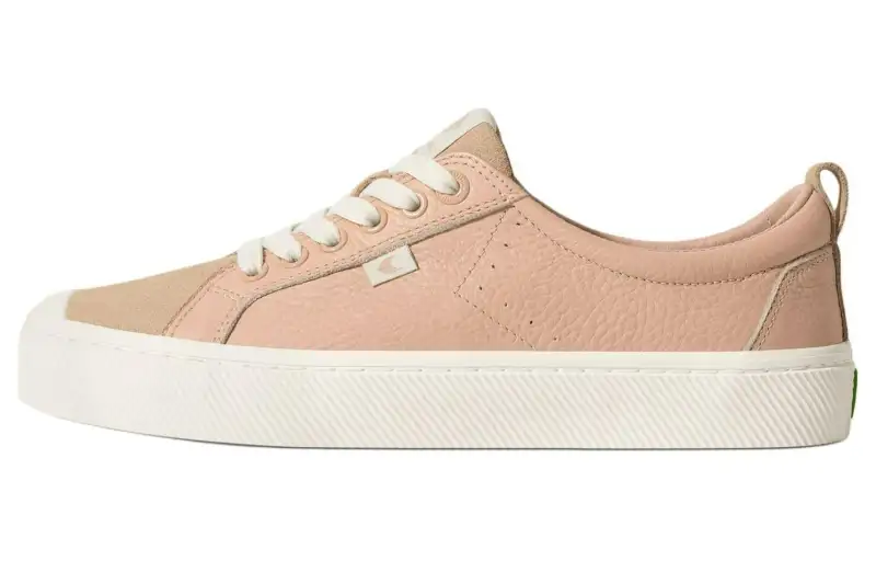 Cariuma Oca low-top suede sneakers