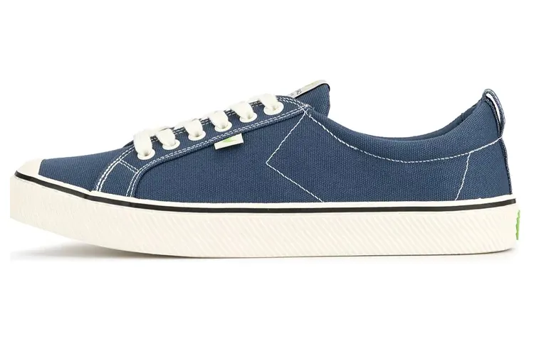 Cariuma Oca low-top canvas sneakers