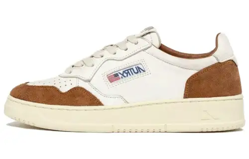 AUTRY Medalist Leather Sneakers