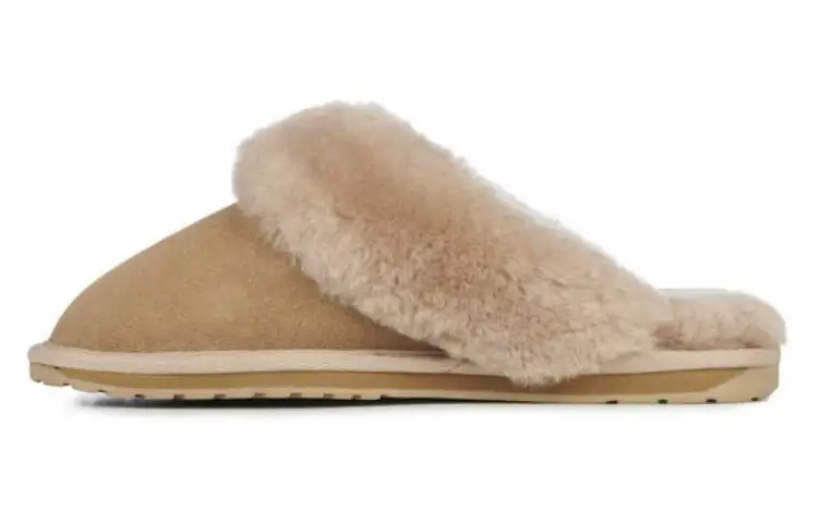EMU Australia Suede Closed Toe Slippers Women's Light Umber