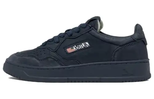 AUTRY Leather Low top Skateboard Shoes Women's Dark Blue