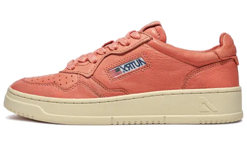 AUTRY Leather Cushioning Low top Skateboard Shoes Women's
