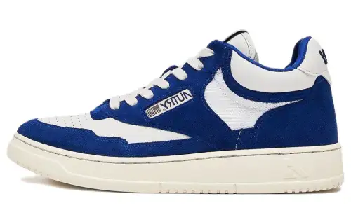 AUTRY Leather Low top Skateboard Shoes Men's White Blue