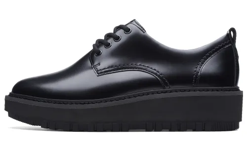 Clarks Oli Collection Women's Casual Shoes Women's Low Top Black