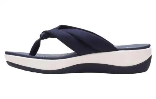 Clarks Abrasion Resistant Massage Flip Flops Women's Blue