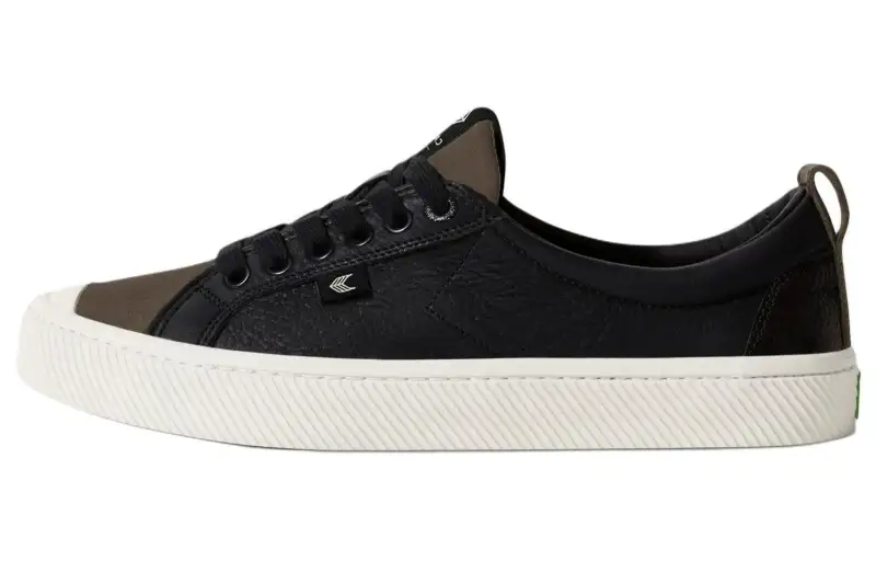 Cariuma Oca leather sneakers