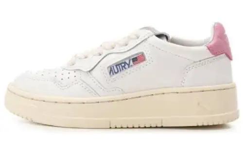 AUTRY Medalist Leather Low top Skateboard Shoes Women's White