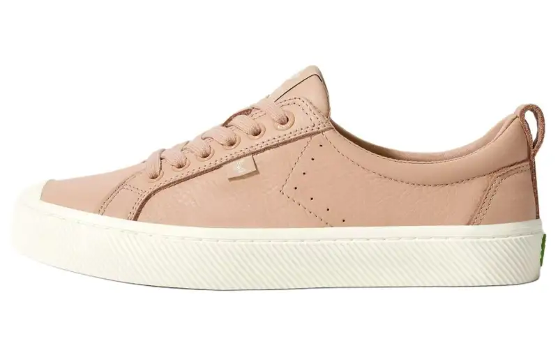 Cariuma Oca low-top leather sneakers