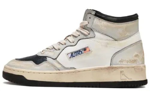 AUTRY Leather Stylish Skateboarding Shoes Men's White Black