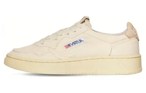 AUTRY Leather Skateboard Shoes Men's Beige