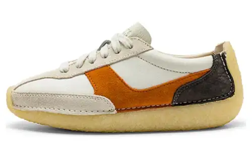 Clarks Low top Casual Shoes Women's Beige