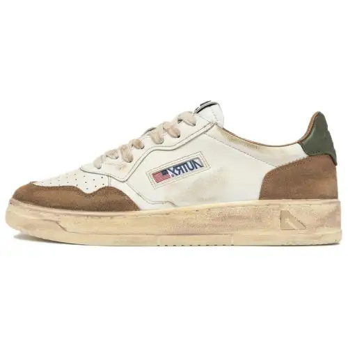AUTRY Low top Skateboard Shoes Men's Beige Umber
