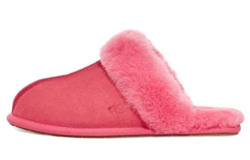UGG Scuffettte 2 Stylish Sandal Women's Strawberry Red