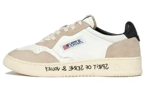 AUTRY Medalist Leather Sneakers