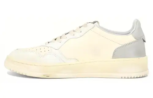 AUTRY Medalist Distressed Sneakers