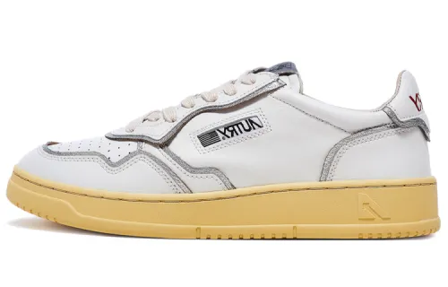 AUTRY Skateboard Shoes Women's Low Top White/Silver