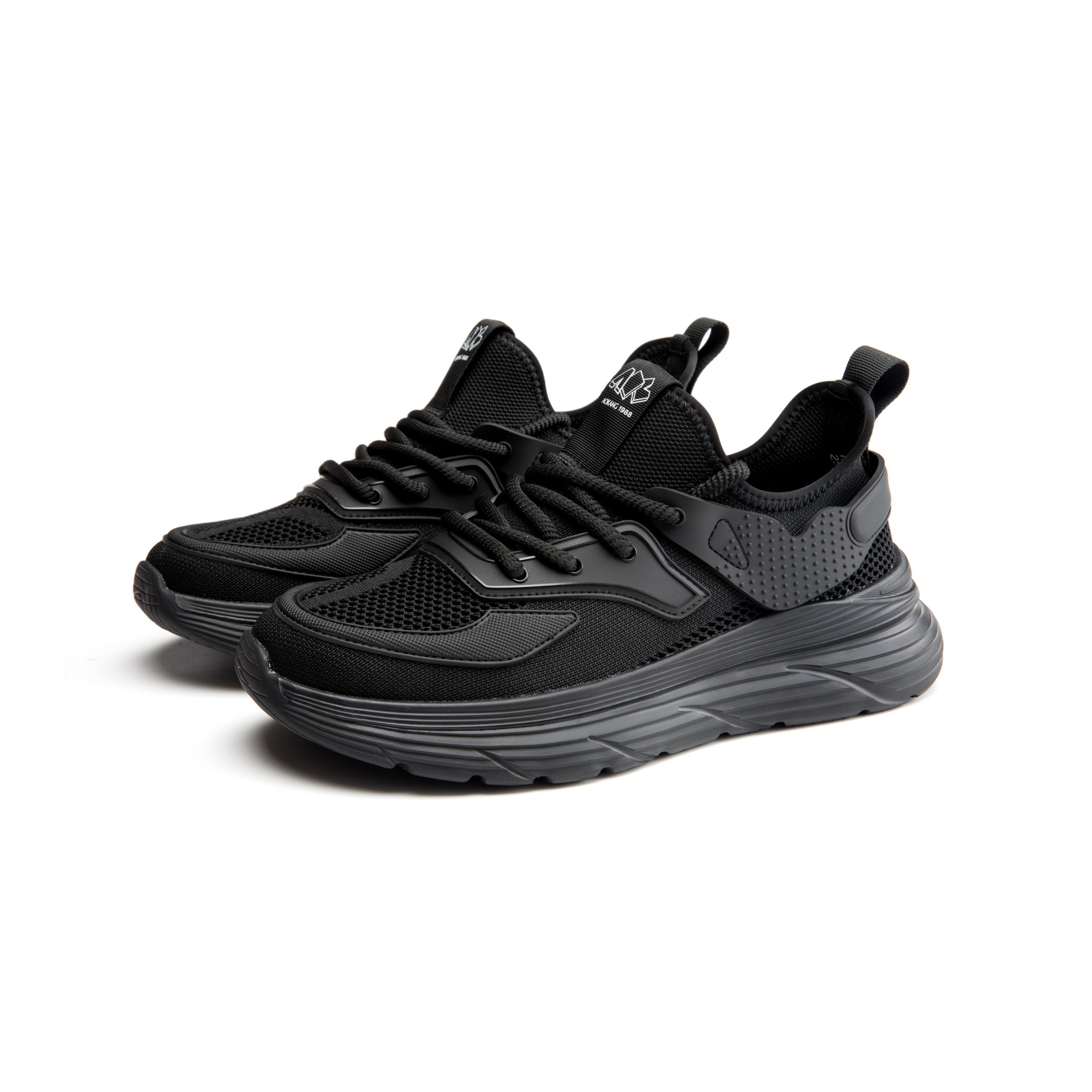 AOKANG Fabric Slip Resistant Abrasion Resistant Low top Running Shoes Men’s