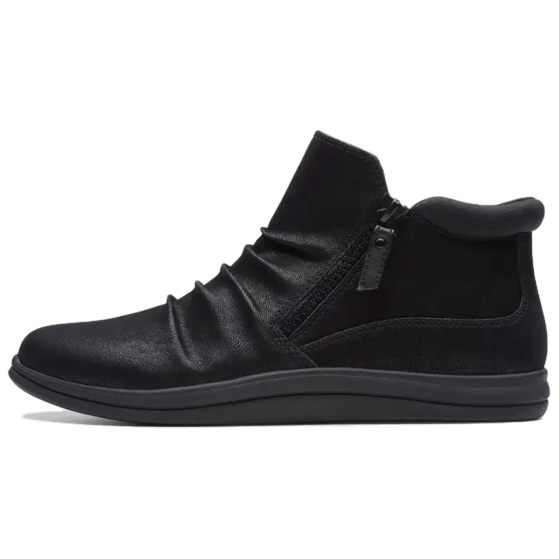 Clarks Fabric Low top Casual Shoes Women's Black