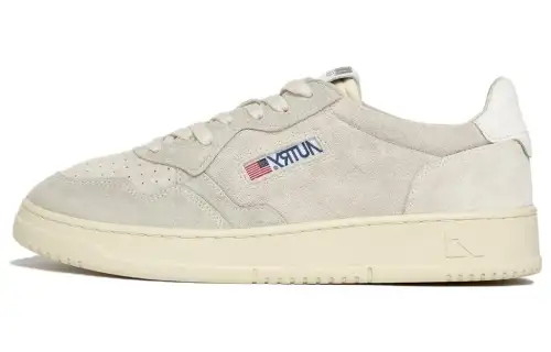 AUTRY Medalist Suede Sneakers
