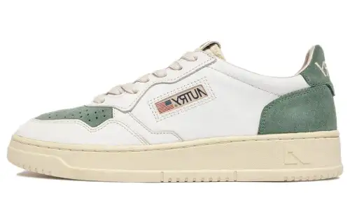 AUTRY Medalist Panelled Leather Sneakers