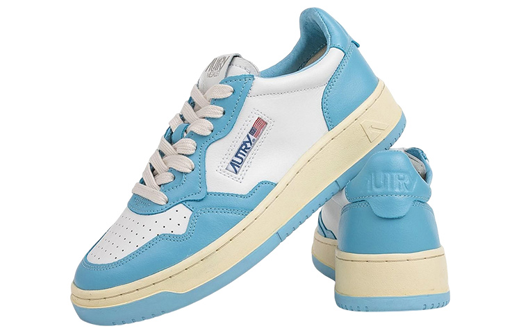 AUTRY Medalist Low Leather 'Light Blue White' Women's
