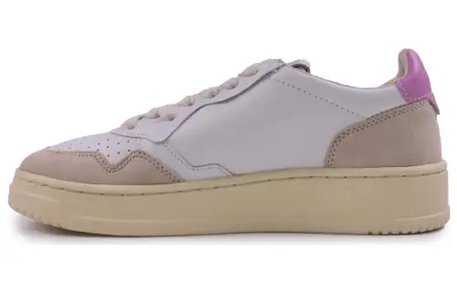 AUTRY Leather Low top Skateboard Shoes Women's White Pink