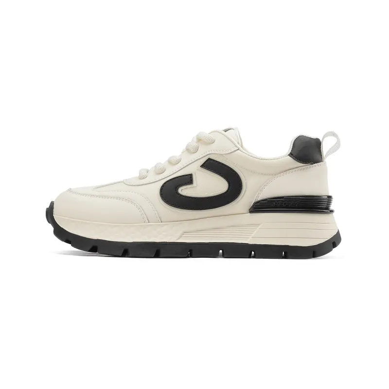 D FUSE SCANDINAVIA Chunky Sneakers Women's Low Top Beige/Black