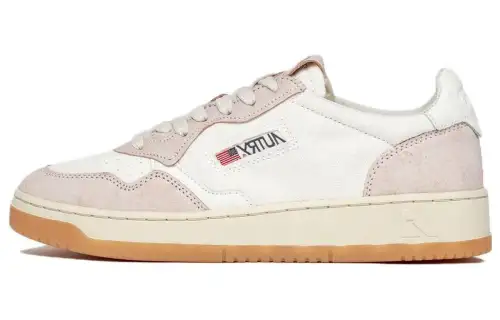 AUTRY Medalist Canvas Low top Skateboard Shoes Women's White Pink