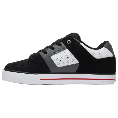 DC Shoes Low top Skateboard Shoes Men's Black