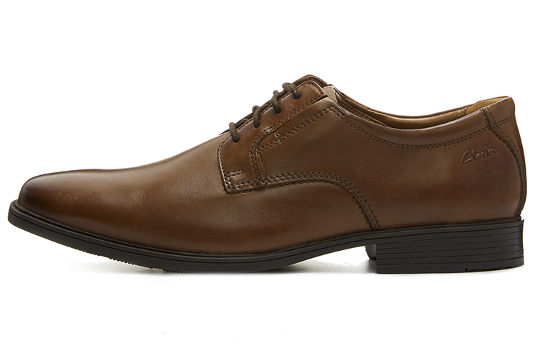 Clarks Leather comfortable breathable brown shoes with shoelaces